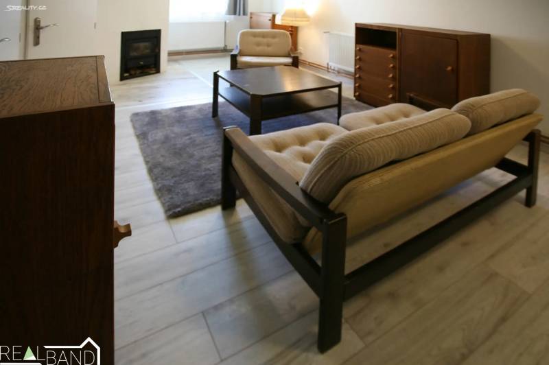 Pronájem rodinného domu 146 m², V podhrádí, Stříbrná Skalice