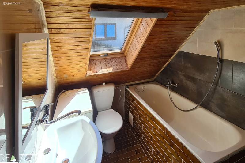 Pronájem rodinného domu 146 m², V podhrádí, Stříbrná Skalice