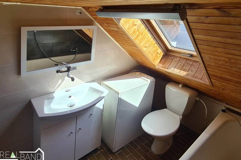 Pronájem bytu 2+1 65 m² V podhrádí, Stříbrná Skalice