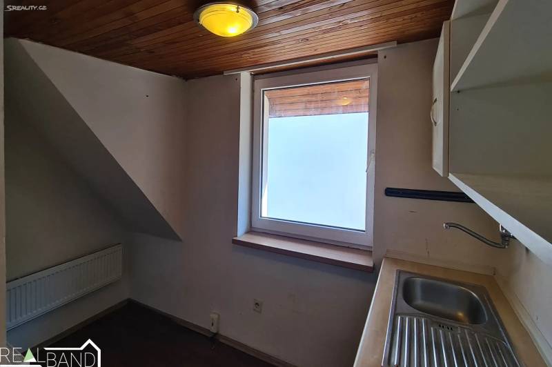 Pronájem bytu 2+1 65 m² V podhrádí, Stříbrná Skalice