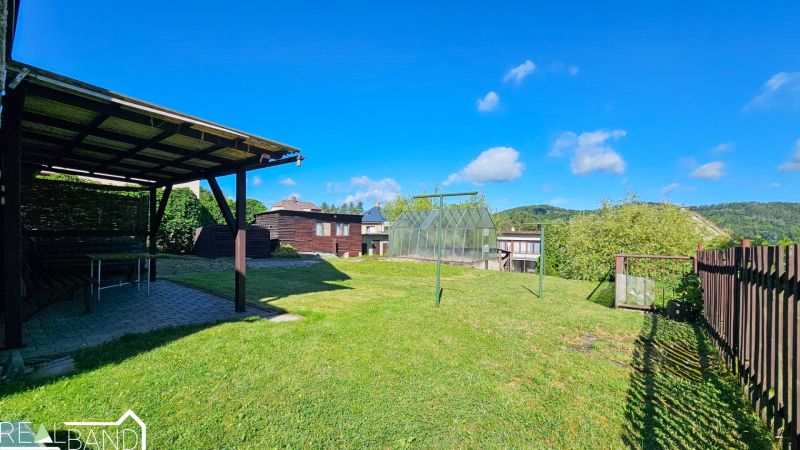 Prodej rodinného domu Sázava, okres Benešov – zahrada 661 m².